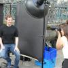 Bürgermeister Jonas Glüsenkamp, Initiator der Aktion "Köpfe für Kultur", ließ sich von Sonja Seufferth und Jürgen Schraudner fotografieren.