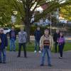 Mit gehörigem Abstand angetreten: der neue Gemeinderat von Esselbach