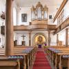 Leere Bänke in der evangelischen Kirche St. Bartholomäus in Sommerhausen. Wer allein in der Kirche beten möchte, kann dies nach wie vor tun. Leere Bänke in der evangelischen Kirche St. Bartholomäus in Sommerhausen. Wer allein in der Kirche beten möchte, kann dies nach wie vor tun.
