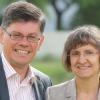 Pfarrer Jochen Maier und seine Frau, Pfarrerin Irene Maier, zuständig für die evangelische Kirchengemeinde Sommerhausen/Eibelstadt. Pfarrer Jochen Maier und seine Frau, Pfarrerin Irene Maier, zuständig für die evangelische Kirchengemeinde Sommerhausen/Eibelstadt.