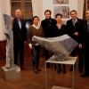 Mit den Kunstwerken „la marca de aqua“ (links) und „ola sin plastico“ von Claudia Endres aus „Brasil-Macauba-Granit“ Bürgermeister Stefan Paulus, Gabi Weinkauf, Gerhard Schlötzer, Projektmanagerin Renate Ortloff, Dr. Matthias Liebel und stv. Landrat Oskar Ebert (von links). Mit den Kunstwerken „la marca de aqua“ (links) und „ola sin plastico“ von Claudia Endres aus „Brasil-Macauba-Granit“ Bürgermeister Stefan Paulus, Gabi Weinkauf, Gerhard Schlötzer, Projektmanagerin Renate Ortloff, Dr. Matthias Liebel und stv. Landrat Oskar Ebert (von links).