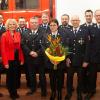 Ehrungen bei der Obernbreiter Wehr mit (von links): Bürgermeister Bernhard Brückner, stellvertretender Kommandant Tobias Watzlik, Landrätin Tamara Bischof, Kommandant Sebastian Grün, Roland Götz, Peter Scheck, Christiane Geitz, Tiberiu Flueras, Klaus Düll, Stefan Lobensteiner, Werner Freudinger und KBM Mario Manfrini (von links).