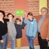 Das „Dag“ ist Partnerschule des SOS Kinderdorfes: Bei der Übergabe des Schildes waren dabei (von links) Felix Gündel, Maika Schmitt vom SOS-Kinderdorf, Tom Grimm, Lando Ferendino, Leonard Glühspieß, Schulleiter Günter Beck-Mathieu und dessen Stellvertreterin Sabine Heckmann.