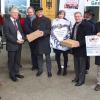 Übergabe der Petition in Berlin: Auf dem Foto Ministerialrat Gerhard Vieß (Dritter von links), Oberbürgermeister Walter Hartl (fünfter von links) und Marktheidenfelds Stadtrat Ludwig Keller (rechts).