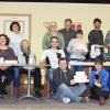 Fleißig geprobt hat die Willanzheimer Laienspielgruppe mit Elfriede Hirsch (hinten von links), Armin Gsell, Stefan Käppner, Andrea Haupt, Christian Kümmel, Hilmar Hein, Ernst Stöcker (Regisseur), sowie Karin Baußenwein (mittlere Reihe von links), Kornelia Söder, Gerlinde Stöcker, Kevin Friedrich, sowie Johannes Dorsch (sitzend von links) und Elena Hirsch.