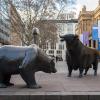 Die Skulpturengruppe "Bulle und Bär" vor der Frankfurter Börse. 2019 war wirtschaftlich ein turbulentes Jahr. Wie aber wird 2020 werden?  