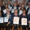 Viele Mitglieder wurden beim Ordensabend geehrt (sitzend von links): Astrid Bernhardt, Diether Seubert, Rita Stephan, Christa Schenk-Dürr und Gerhard Fleuchaus, sowie (stehend von links) Jochen Hettinger, Peter Weinlein, Christian Leue-Huband, Maria Fleuchaus, Stefan Markert, Christina Wenz, Marco Seubert, Alexander Maag, Annabel Endres, Alexander Borst, Udo Balbach, Rita Seubert und Michael Noe.