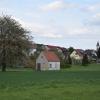 Das alte Pumphäuschen am Hausener Ortseingang noch bevor es aufgehübscht wurde. Das alte Pumphäuschen am Hausener Ortseingang noch bevor es aufgehübscht wurde.