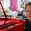 „Ich bin glücklich“: Hans-Jürgen Buchner an einem seiner heimischen Flügel in Haindling.