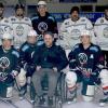 Petr Krepelka inmitten von "Hawks" und "Black Bears". Bei seinem zweiten Besuch wurde der 24-Jährige begeistert von den Haßfurter Fans empfangen.