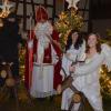 Für einen guten Zweck ist das Nikolausteam eifrig und engagiert unterwegs. Nikolaus Klaus Höfling hat in seinem Gefolge Knecht Ruprecht Anton Karl und die beiden Engel Elisa Karl und Stefanie Müller.