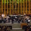 300 Schüler zeigten beim Weihnachtskonzert des Celtis-Gymnasiums im feierlichen Rahmen der Kirche St. Kilian ihr Können.