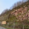 Die Deutsche Bahn wollte von der Gemeinde Partenstein, dass sie auch die Felswand und die Verkehrsicherung übernimmt.
