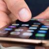 Weihnachtsstimmung mal schnell posten: Mit dem Smartphone wird aus dem familiären schnell ein öffentliches Fest. Weihnachtsstimmung mal schnell posten: Mit dem Smartphone wird aus dem familiären schnell ein öffentliches Fest.
