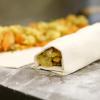 Der Bratkartoffelstrudel entsteht.