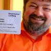 Mehr als ein Oranje-Fan: Gerald Pittner sitzt für die Freien Wähler im Landtag. Sein Hemd ist aber keine Design-Vorgabe der Parteiführung. 
