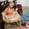 Noch muss die Figur der Maria mit dem Jesukind warten. Sie darf erst am Heiligen Abend auf die Krippenlandschaft. Noch muss die Figur der Maria mit dem Jesukind warten. Sie darf erst am Heiligen Abend auf die Krippenlandschaft.