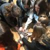 Dem Wasserverbrauch auf der SpurZehntklässlerinnen des St.-Ursula-Gymnasiums besuchen die Umweltstation Dem Wasserverbrauch auf der SpurZehntklässlerinnen des St.-Ursula-Gymnasiums besuchen die Umweltstation