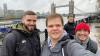 Ein Selfie vor der Tower Bridge. (Von links) Tobias Göpfert, Sebastian Dieterich, Robin Dieterich und Thomas Kalkmann.