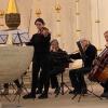 Zwei Schülerinnen der Oberstufe spielen das Largo aus Johann Sebastian Bachs Konzert für zwei Violinen und Orchester. Zwei Schülerinnen der Oberstufe spielen das Largo aus Johann Sebastian Bachs Konzert für zwei Violinen und Orchester.