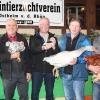 Freuten sich über die gelungene Gemeinschaftsschau in Ostheim: Eberhard Schorr (Kreisvorstand Rassegeflügelzüchter), Ostheims Stadtoberhaupt Ulrich Waldsachs, Detlev Berkes (KTZV Ostheim), Bernhard Then (KTZV Oberelsbach) und Albert Scheuplein (KTZV Brendlorenzen).
