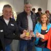 Starke Resonanz zur Neueröffnung des Küchenhauses in Sonderhofen bei (von links) Jochen und Richard Kreutzer mit Bürgermeister Heribert Neckermann, Manuela und Angela Kreutzer.