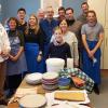 Mitglieder des Rotary Club Würzburg-Stein und Rotaract in der Wärmestube.