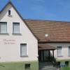 Das alte Urbanusheim in Leutershausen hat viele Jahre seine Dienste getan. Es wird nun abgerissen und dort entsteht ein Gebäude mit Gemeindesaal, Tagespflege und Wohnungen.