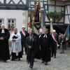 Feierlich zog die Festgesellschaft in die Kirchenburg ein, um in St. Michael Gottesdienst zu halten.