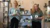 Im Gerolzhöfer Blumenladen "Geo flora" werden in der Unterabteilung "ambiente" auch CBD-Produkte angeboten. Im Bild Inhaberin Christine Göpfert (rechts) und ihre Mitarbeiterin Alicia Wietzorek. 