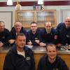 Der frisch gewählte Vorstand der Freiwilligen Feuerwehr Nenzenheim im frisch gestrichenen Saal auf einem Blick. Hinten (von links) Thomas Rauh, Wolfgang Freyberger, Udo Schumann, Patrick Bach und Markus Fuchs. Vorne (von links) Winfried Herrmann, Timo Lechner, Andreas Bach und Stefan Löslein.