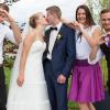 2017 veranstalteten die Hochzeitsplaner von Wendy Weddings erstmals eine Freie Trauung. Das Bild zeigt (von links): Videograf Eugen Koch, Brautpaar Lydia und Viktor Babin, Hochzeitsplanerin Irma Schmidtke und Trauredner Vadim Koslow.