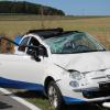 Zwei Verletzte forderte der Unfall in der Kurve vor Aschenroth.