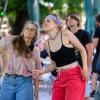 Laue Nächte und gute Stimmung: Zahlreiche Menschen verfolgen am Freitag (23.08.24) das Gemeinsam Dreisam Festival in der Waldschänke Dornheim in Würzburg. Das Festival ist ein gemeinsames Projekt der vier Würzburger Jugendkulturhäuser b-hof, Cairo, Immerhin und Kellerperle.