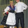 Der Veitshöchheimer Pfarrer Robert Borawski legte zu seinem 60. Geburtstag mit der Volkstanzgruppe Nordheim vor der Rhön einen Mazurka-Tanz aufs Parkett.
