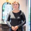 Friseurmeisterin Anne Schneider (Archivfoto) in ihrem 2021 in Königsberg eröffneten Friseursalon V'Kult. Ihr Hofheimer Friseurgeschäft Varbenblind zieht nun dorthin um.