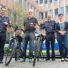 Die Verkehrswacht hat der Polizeiinspektion zwei E-Bikes übergeben. Im bild von links: Stellvertretender Inspektionsleiter Matthias Wehner, Adi Schön (Vorsitzender Verkehrswacht), Diana Ruppert (Geschäftsführerin Verkehrswacht und Verkehrserzieherin bei der Polizei) sowie Polizeidirektor Joachim Mittelstädt.