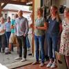 Beim Info-Nachmittag zum Gemeinschaftlichen Wohnen in Hausen (von rechts): Andreas Altenhöfer, Theresa Bleibaum, Christine Altenhöfer, Daniela Keller und Jonas Krückel.
