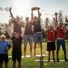 Siegerehrung: Das Team Hägar Schindhard (Mitte) freute sich über den Turniersieg bei ihrer ersten Teilnahme am Frankenkubb. Ebenfalls in Feierlaune die Zweitplatzierten vom Gastgeberverein "1. WC Dunnerkeil Größneuscht" (rechts) und die Dritten von Tischtennis II. Siegerehrung: Das Team Hägar Schindhard (Mitte) freute sich über den Turniersieg bei ihrer ersten Teilnahme am Frankenkubb. Ebenfalls in Feierlaune die Zweitplatzierten vom Gastgeberverein "1. WC Dunnerkeil Größneuscht" (rechts) und die Dritten von Tischtennis II.