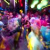 Nach einer Party (Symbolbild) mit reichlich Alkohol und wohl auch Drogen konnte sich eine 52-Jährige unter anderem nicht mehr erinnern, wie ein Joint in ihre Handtasche gekommen war.