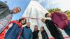Kunstprojekt in Karlstadt: Den 30 Meter hohen Kirchturm der "Heiligen Familie" haben Schülerinnen und Schüler im Oktober verhüllt.