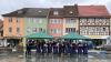 Der Musikverein Wollbach auf dem Marktplatz in Mellrichstadt.