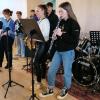 Die Schulband begeisterte die Besucher am EGM. Die Schulband begeisterte die Besucher am EGM.