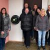 Das Adventsmarkt-Team bei der Geräteübergabe.