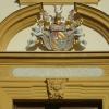 Das Rätsel der Inschrift über dem Portal der Gaukönigshöfer Kirche hat Pfarrer Klaus König gelöst.