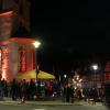 Ein wunderschönes Fleckchen Erde: Der illuminierte Dorfplatz bei der Escherndorfer Winternacht. Ein wunderschönes Fleckchen Erde: Der illuminierte Dorfplatz bei der Escherndorfer Winternacht.