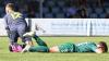 Tim Stecklein (liegend) hatte den Ausgleich für den TSV Großbardorf auf dem Fuß: Er schob den Ball neben das Tor von Nick Guttenberger (links), Neumarkt gewann 2:1.