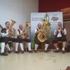 Die "Urlesbacher Musikanten" gönnten den Wiesenbronner Kolleginnen und Kollegen das Feiern und übernahmen die Musik beim Festabend "100 Jahre Posaunenchor".