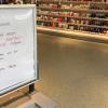 Ein großes Schild wies die Kundschaft darauf hin: beim Drogeriemarkt DM in Bad Neustadt war am Mittwochmittag keine Kartenzahlung möglich.