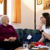 Überwiegt im Rückblick auf zwei Jahre Corona die Angst vor dem Virus oder der Frust über eingeschränkte Freiheiten? Pauline Ziegler diskutiert mit ihrer 18-jährigen Enkelin Eva. Überwiegt im Rückblick auf zwei Jahre Corona die Angst vor dem Virus oder der Frust über eingeschränkte Freiheiten? Pauline Ziegler diskutiert mit ihrer 18-jährigen Enkelin Eva.